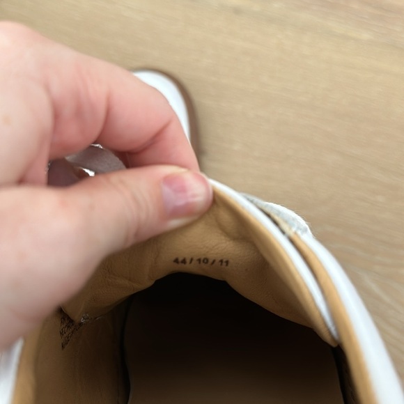 Suitsupply White Leather with gum rubber sole, size 10 - Picture 5 of 8